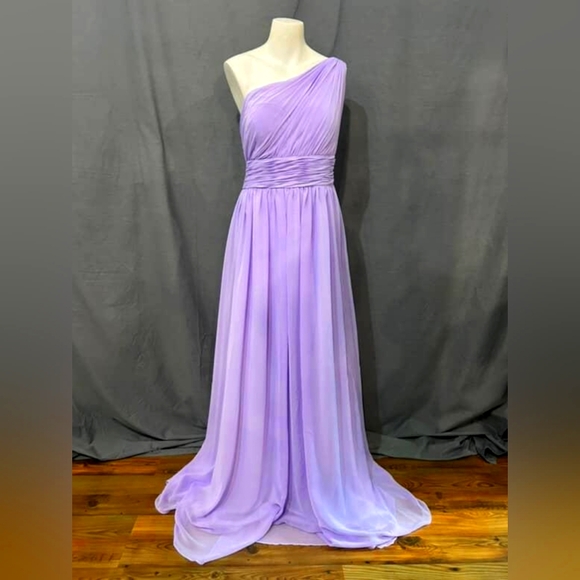 Elegant One-Shoulder Lavender Gown - Picture 1 of 9